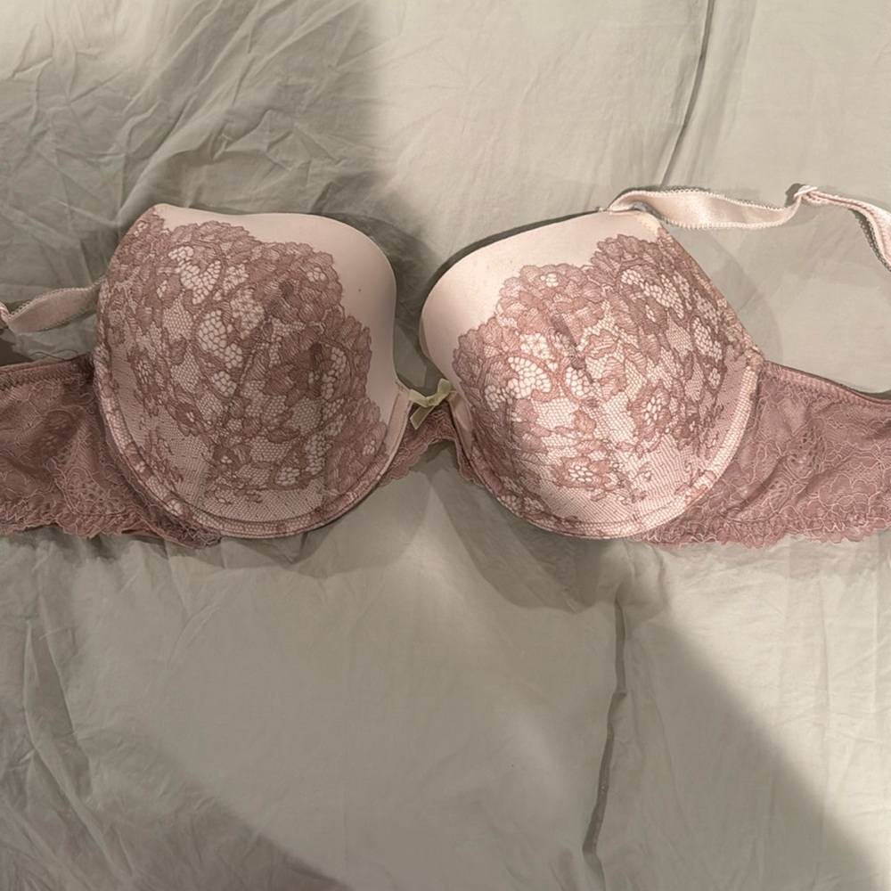 Victoria’s Secret Dream Angels Perfect Coverage Lace Bra 34DDD